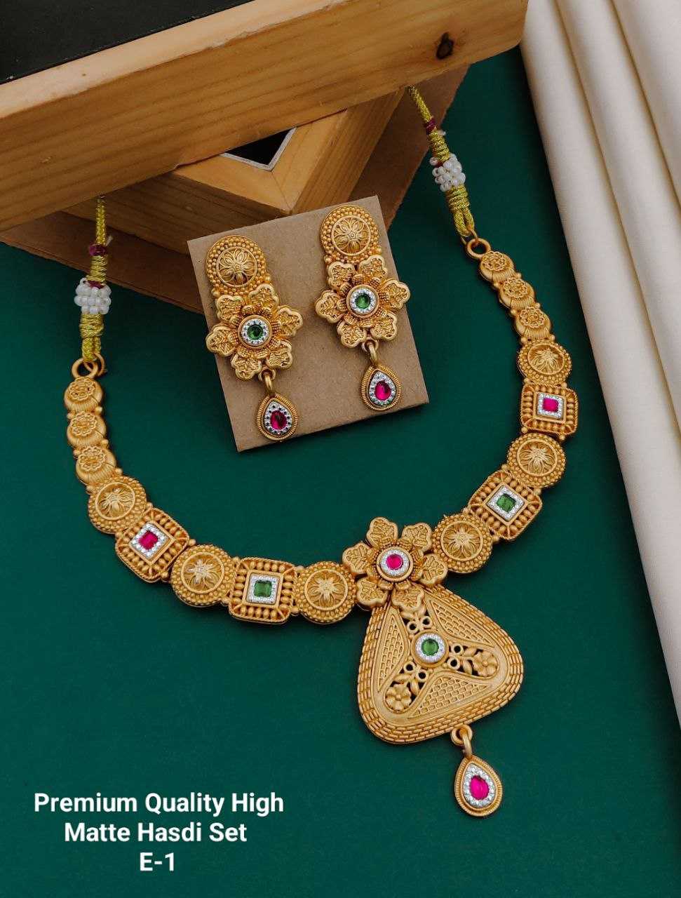 YNF BRASS KESH193 ROR37-4 WOMENS JEWELLERY WHOLESALE GOLDEN NECKLACE SET MANUFACTURER