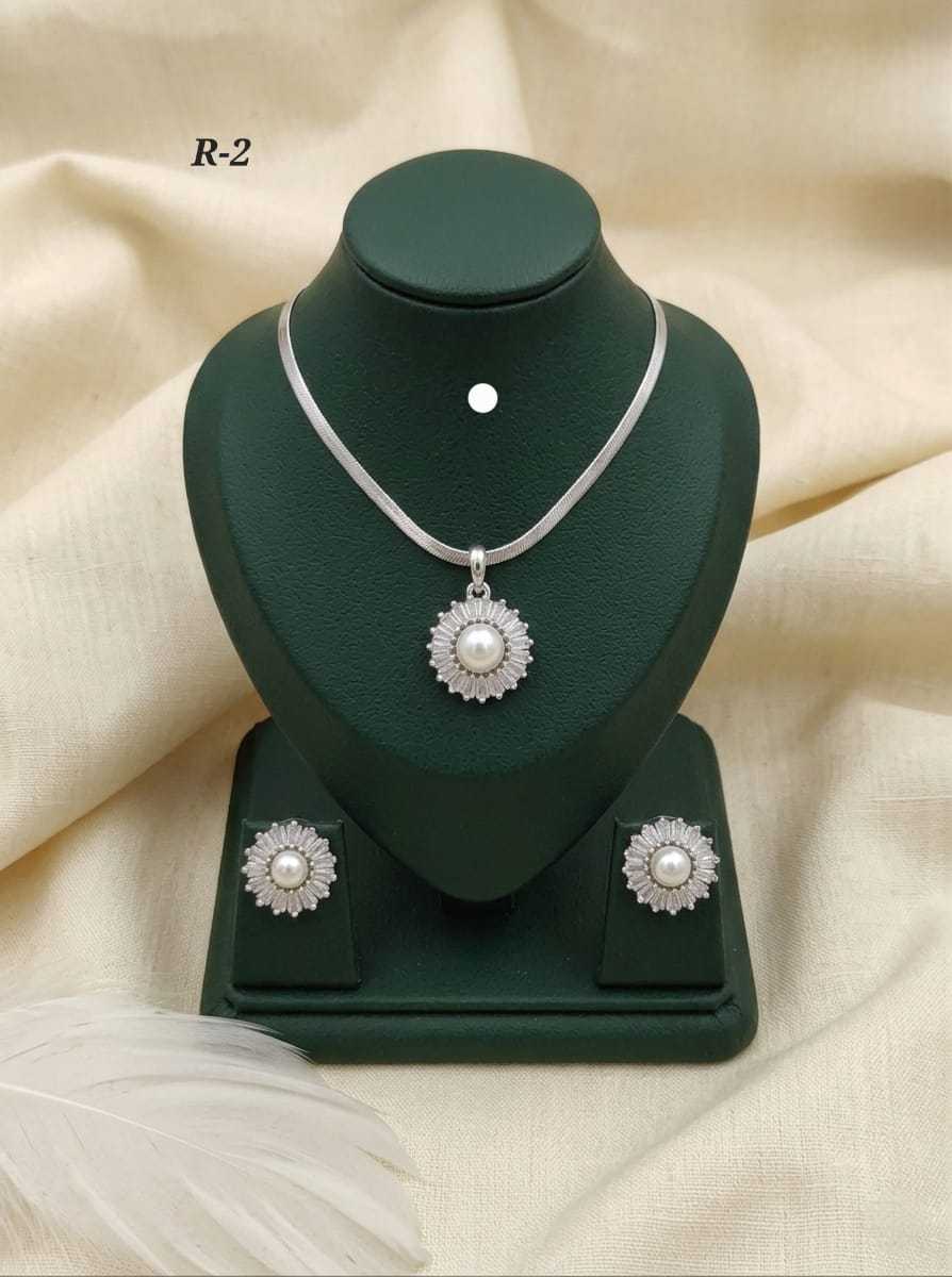 Ynf Alloy KESH193 204 Womens Jewellery Festive Collections Wholesale Chain Pendant Set Fashion Pendant Silver Plated Jewelry Manufacturer - Jewellery Export